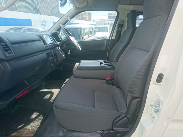 TOYOTA HIACE van 2WD 2019