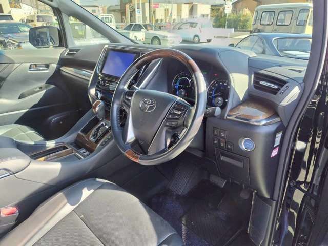 TOYOTA ALPHARD 4WD 2015