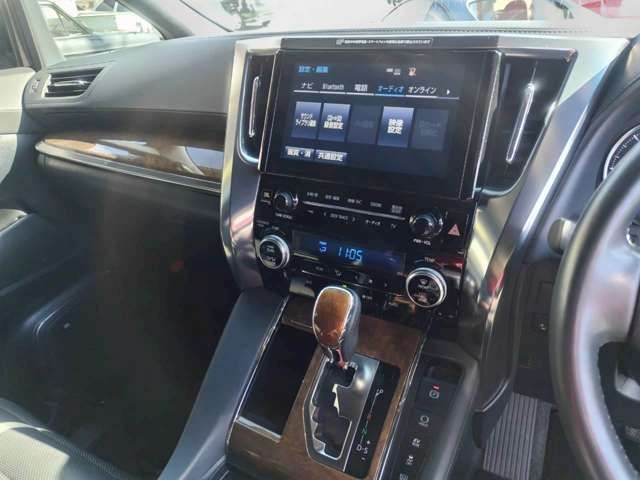 TOYOTA ALPHARD 4WD 2015