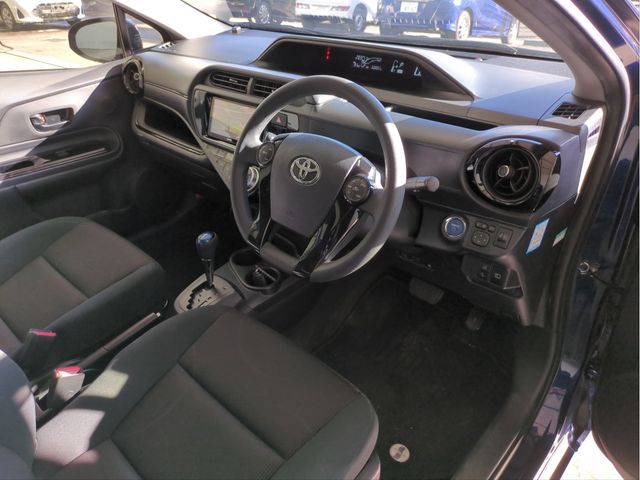 TOYOTA AQUA 2016