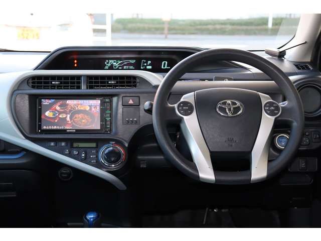 TOYOTA AQUA 2014