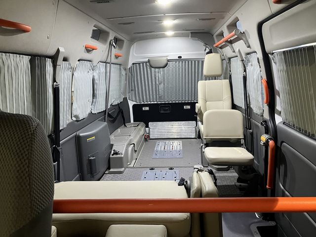 NISSAN NV350 CARAVAN 4WD 2020