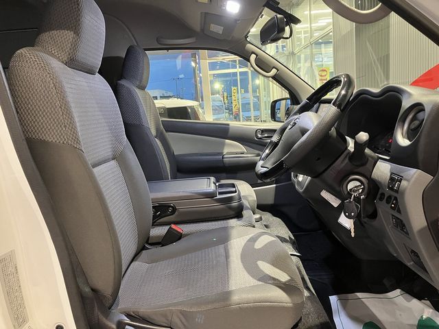 NISSAN NV350 CARAVAN 4WD 2020