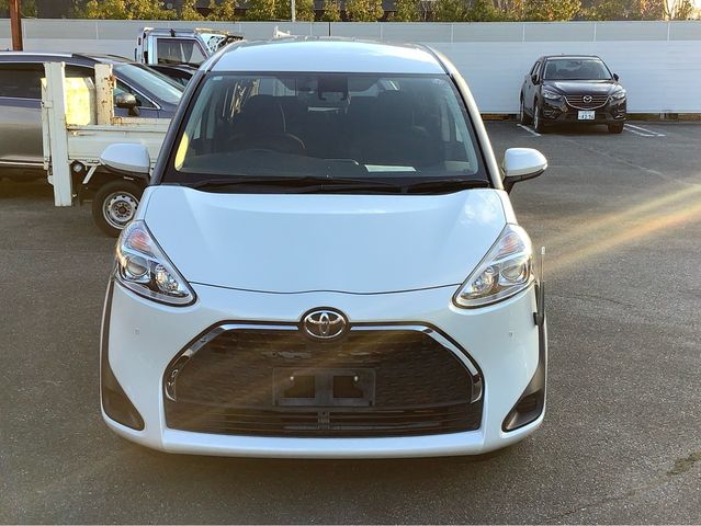 TOYOTA SIENTA 2018