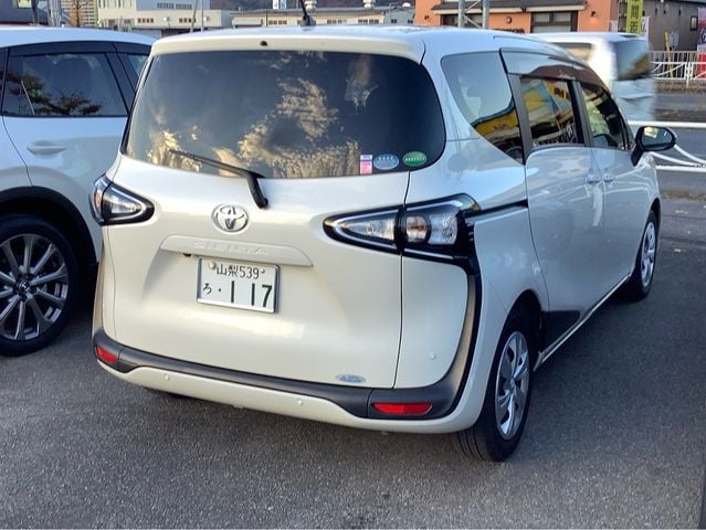 TOYOTA SIENTA 2018