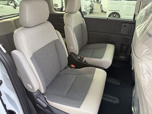 HONDA FREED e:HEV 2025