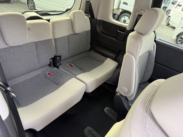 HONDA FREED e:HEV 2025