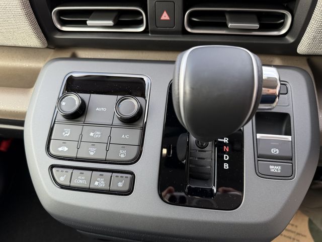 HONDA FREED e:HEV 2025