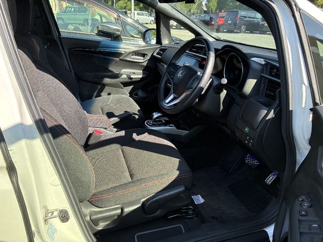 HONDA FIT HYBRID 2015