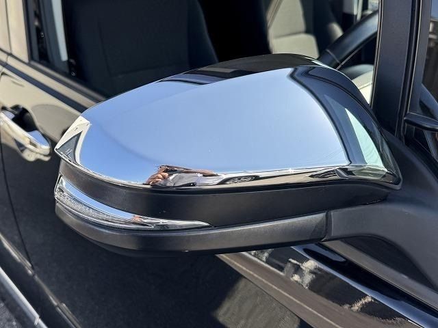 TOYOTA VOXY HYBRID 2014