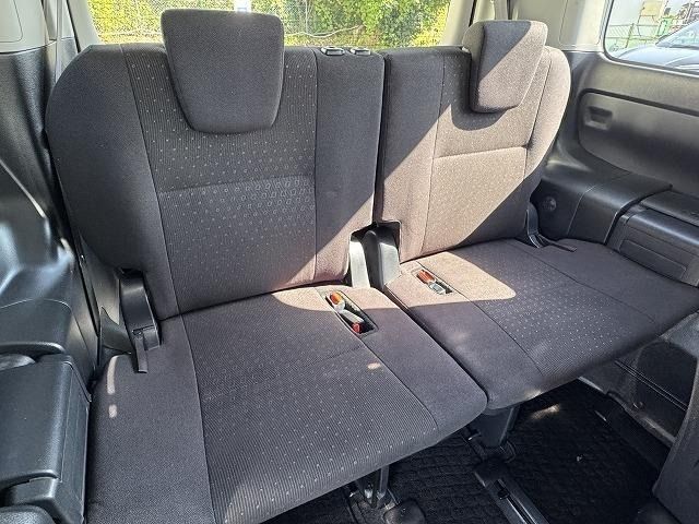 TOYOTA VOXY HYBRID 2014