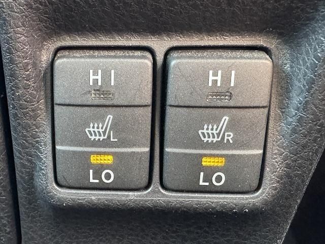 TOYOTA VOXY HYBRID 2014