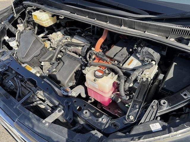 TOYOTA VOXY HYBRID 2014