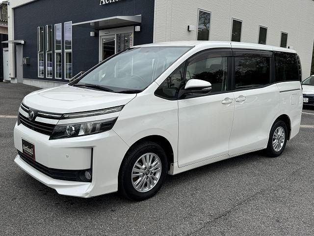 TOYOTA VOXY 2014