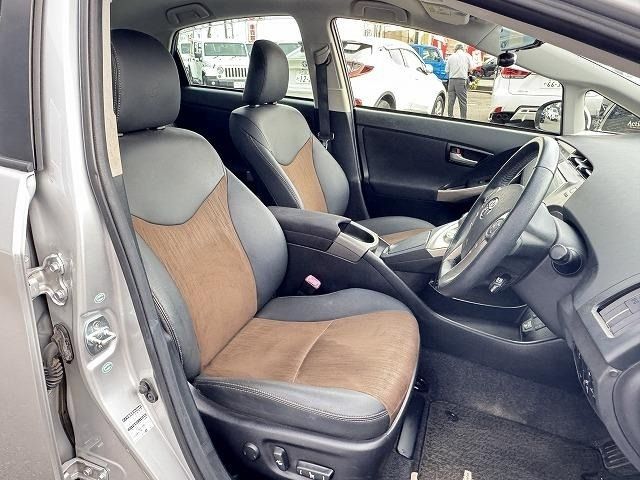 TOYOTA PRIUS PHV 2013