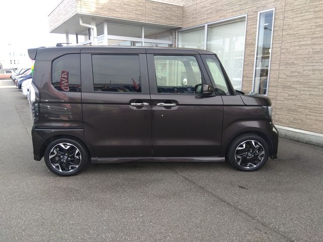 HONDA N BOX CUSTOM 2017