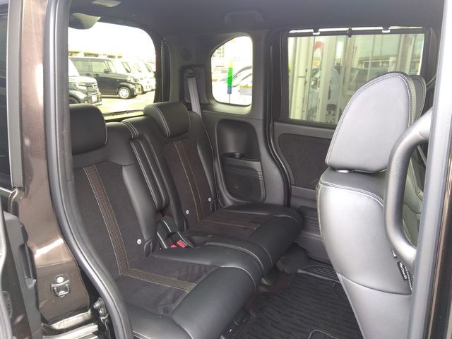 HONDA N BOX CUSTOM 2017