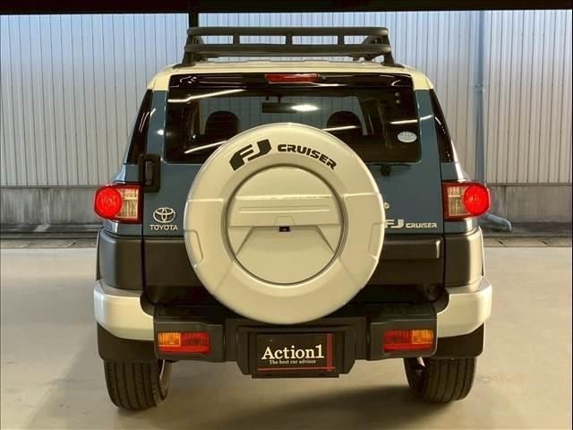 TOYOTA FJ CRUISER 4WD 2013