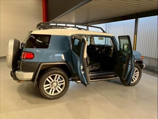 TOYOTA FJ CRUISER 4WD 2013