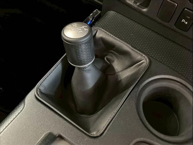 TOYOTA FJ CRUISER 4WD 2013