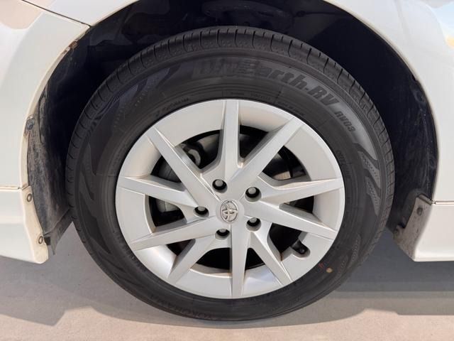 TOYOTA PRIUS Alpha 2013