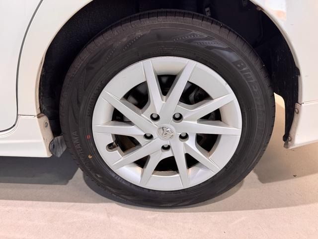 TOYOTA PRIUS Alpha 2013