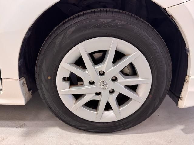 TOYOTA PRIUS Alpha 2013