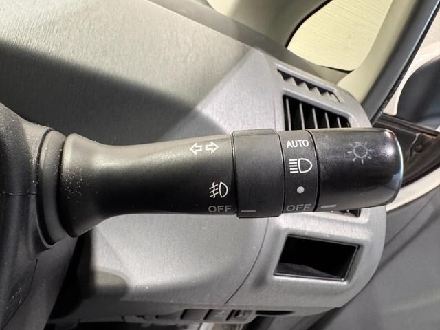 TOYOTA PRIUS Alpha 2013