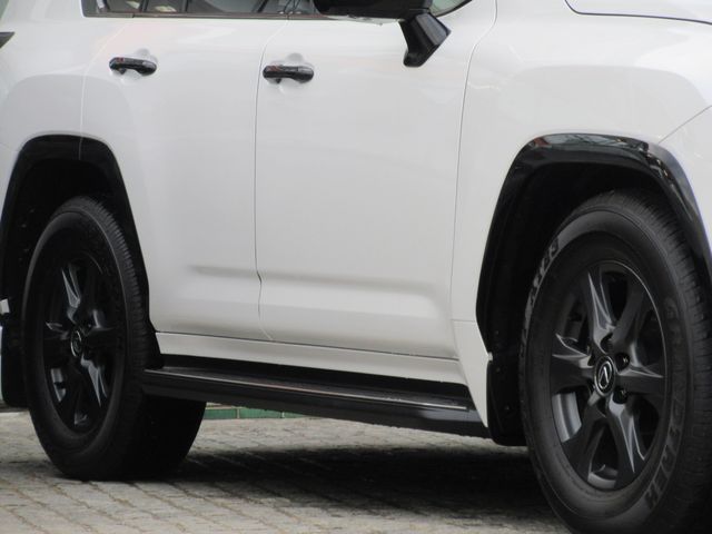 TOYOTA LEXUS LX600 2024