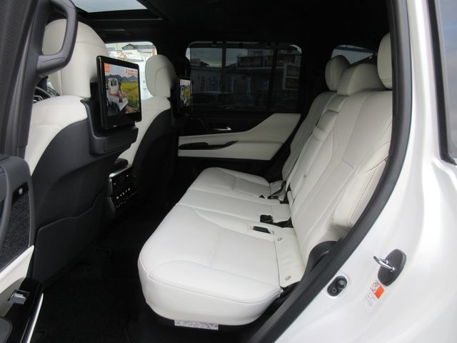 TOYOTA LEXUS LX600 2024