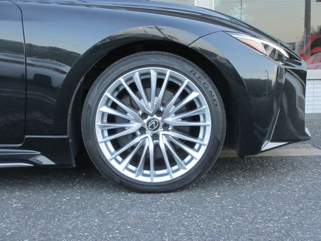 TOYOTA LEXUS IS300h 2023