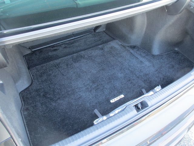 TOYOTA LEXUS IS300h 2023