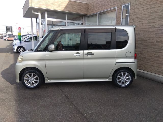 DAIHATSU TANTO 2013
