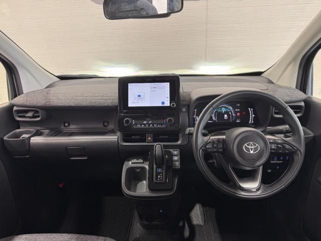 TOYOTA SIENTA HYBRID 2022