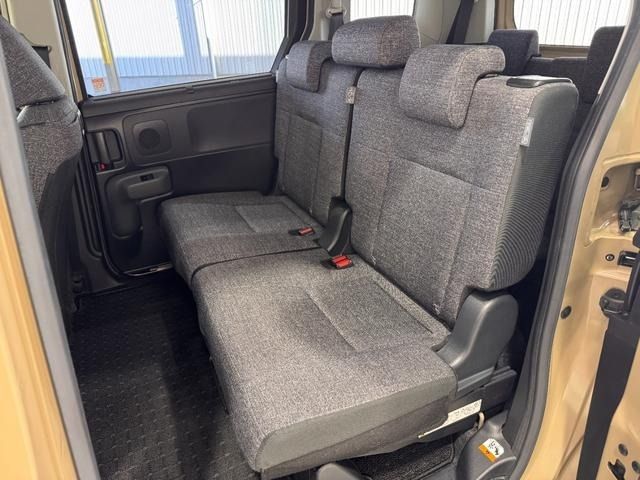 TOYOTA SIENTA HYBRID 2022