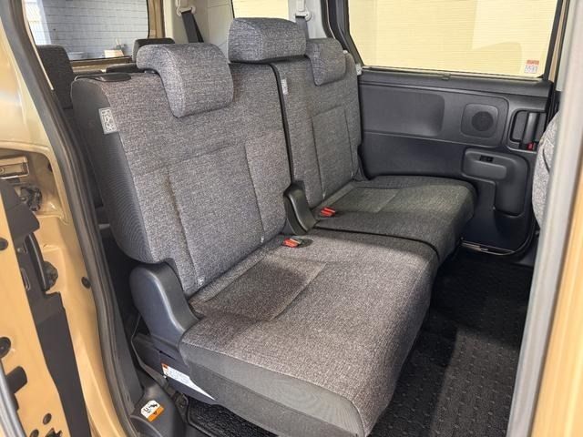 TOYOTA SIENTA HYBRID 2022