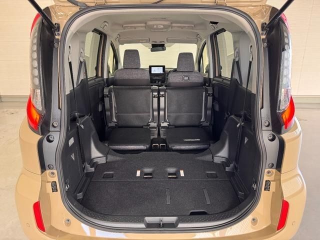 TOYOTA SIENTA HYBRID 2022