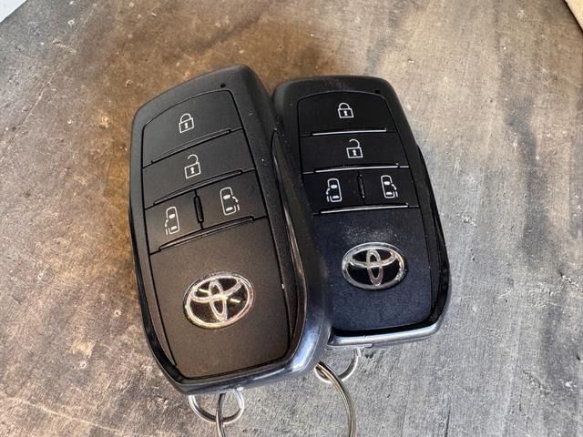 TOYOTA SIENTA HYBRID 2022