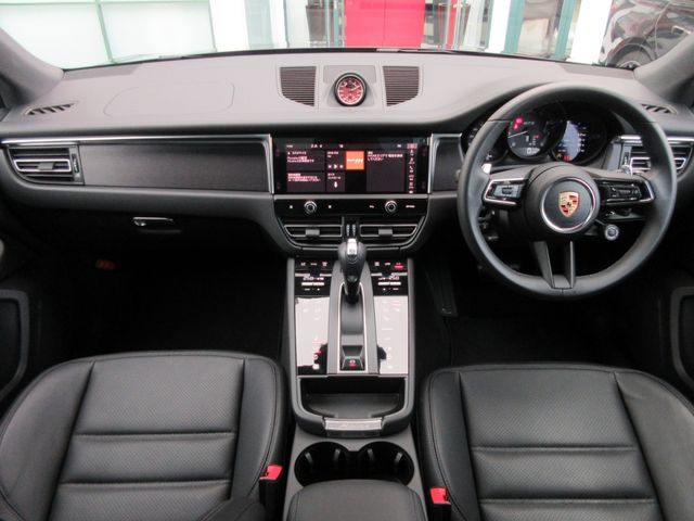 PORSCHE PORSCHE Macan 2024