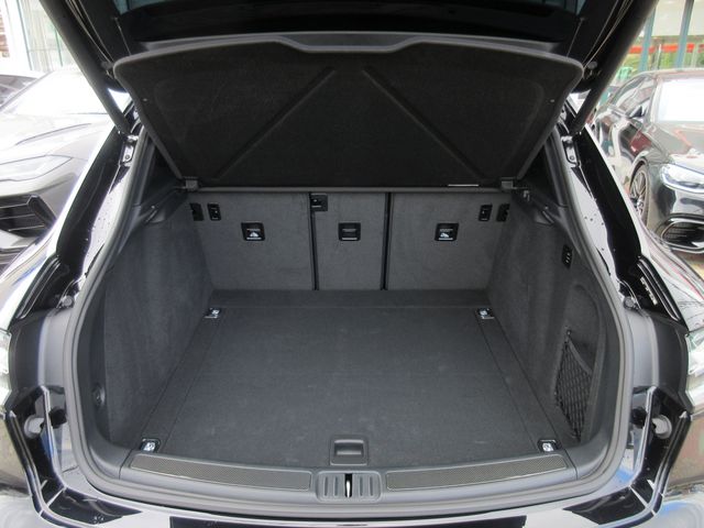 PORSCHE PORSCHE Macan 2024