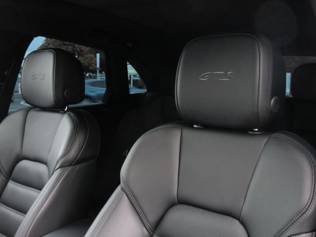 PORSCHE PORSCHE Macan 2024