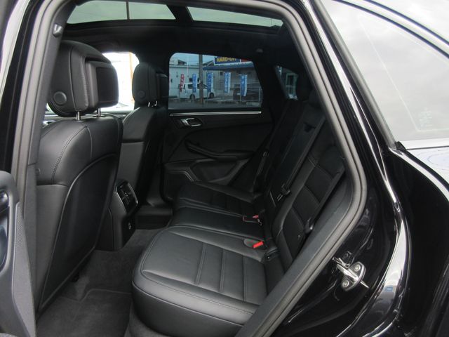 PORSCHE PORSCHE Macan 2024