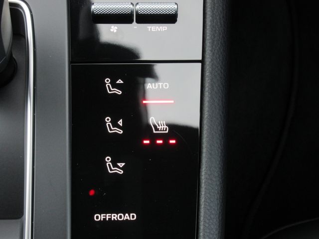 PORSCHE PORSCHE Macan 2024