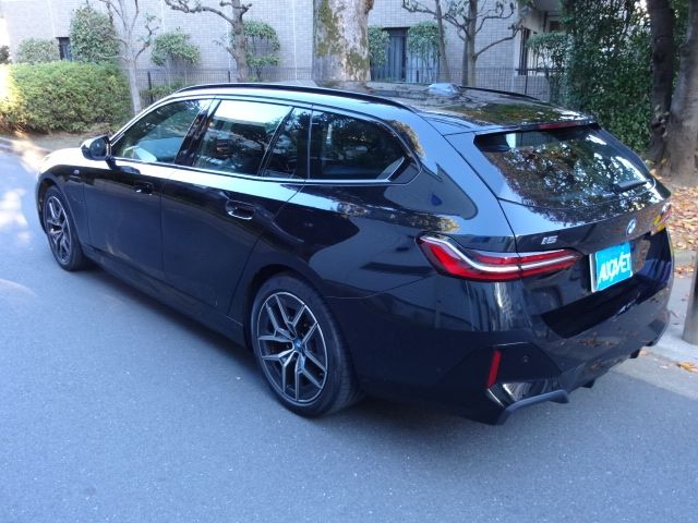 BMW BMW i5 touring 2025