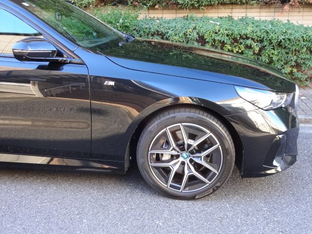 BMW BMW i5 touring 2025