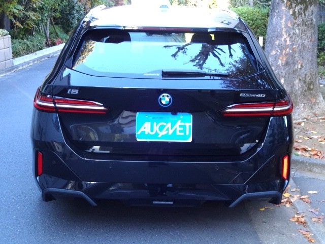 BMW BMW i5 touring 2025