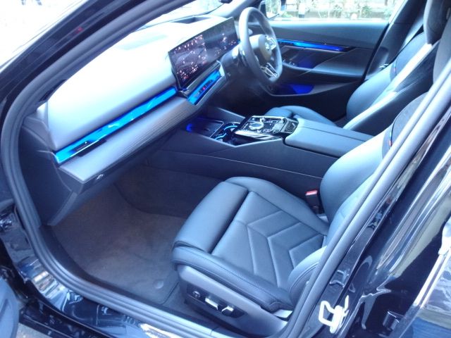 BMW BMW i5 touring 2025