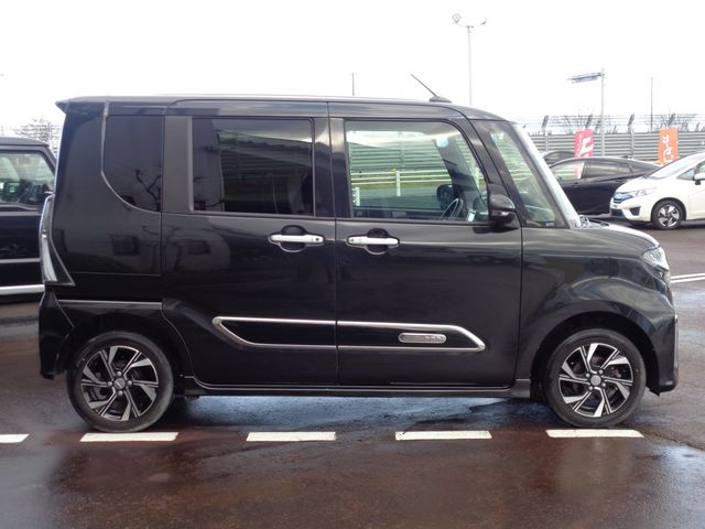 DAIHATSU TANTO CUSTOM 4WD 2020