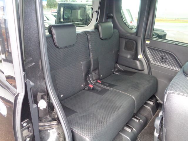 DAIHATSU TANTO CUSTOM 4WD 2020