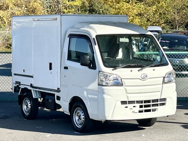 DAIHATSU HIJET truck 4WD 2017
